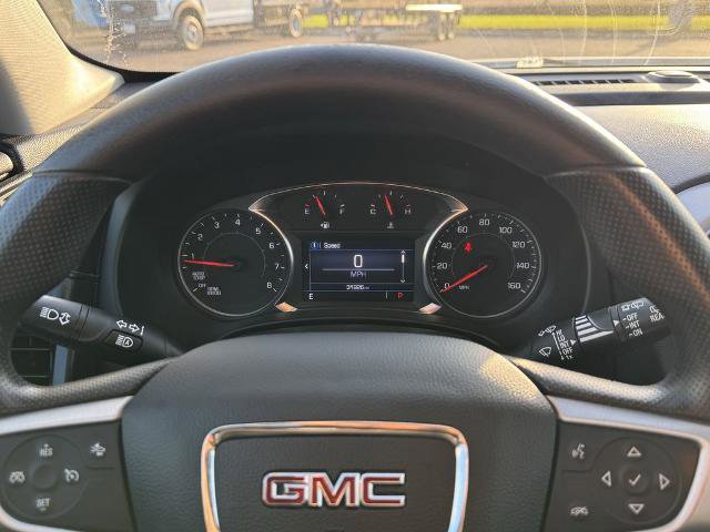 Used 2024 GMC Terrain SLE w/ Driver Convenience Package image 23