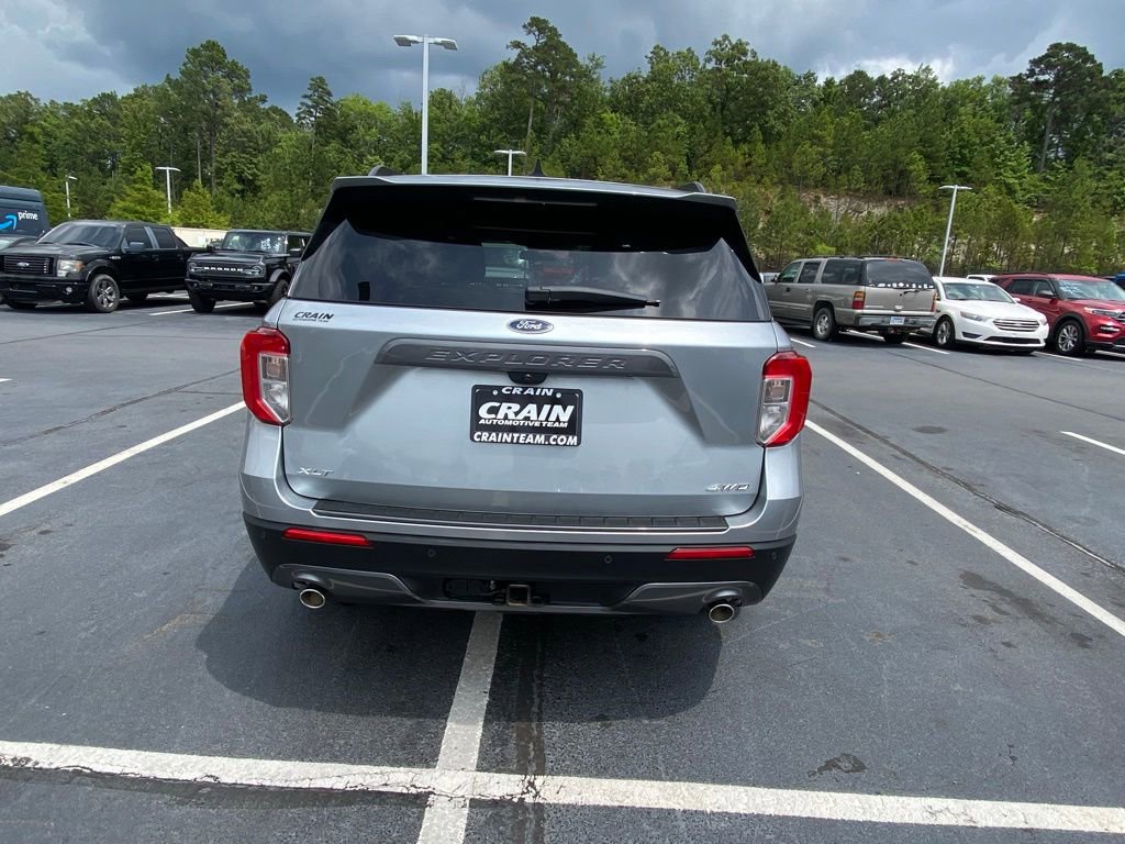 Certified 2022 Ford Explorer XLT w/ Equipment Group 202A AWD/4WD image 6