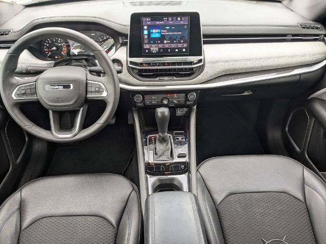Used 2025 Jeep Compass Latitude AWD/4WD image 15