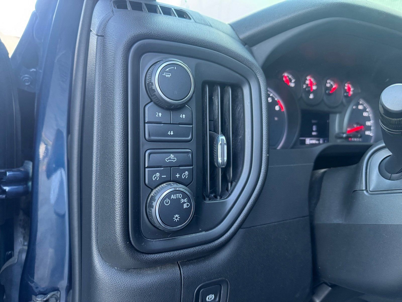 Used 2023 Chevrolet Silverado 2500 Custom w/ Custom Convenience Package image 21