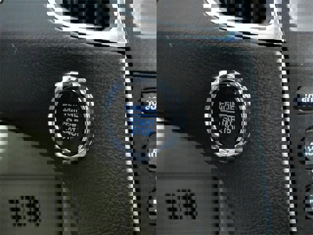 Certified 2018 Ford Edge Titanium w/ Technology Package image 24