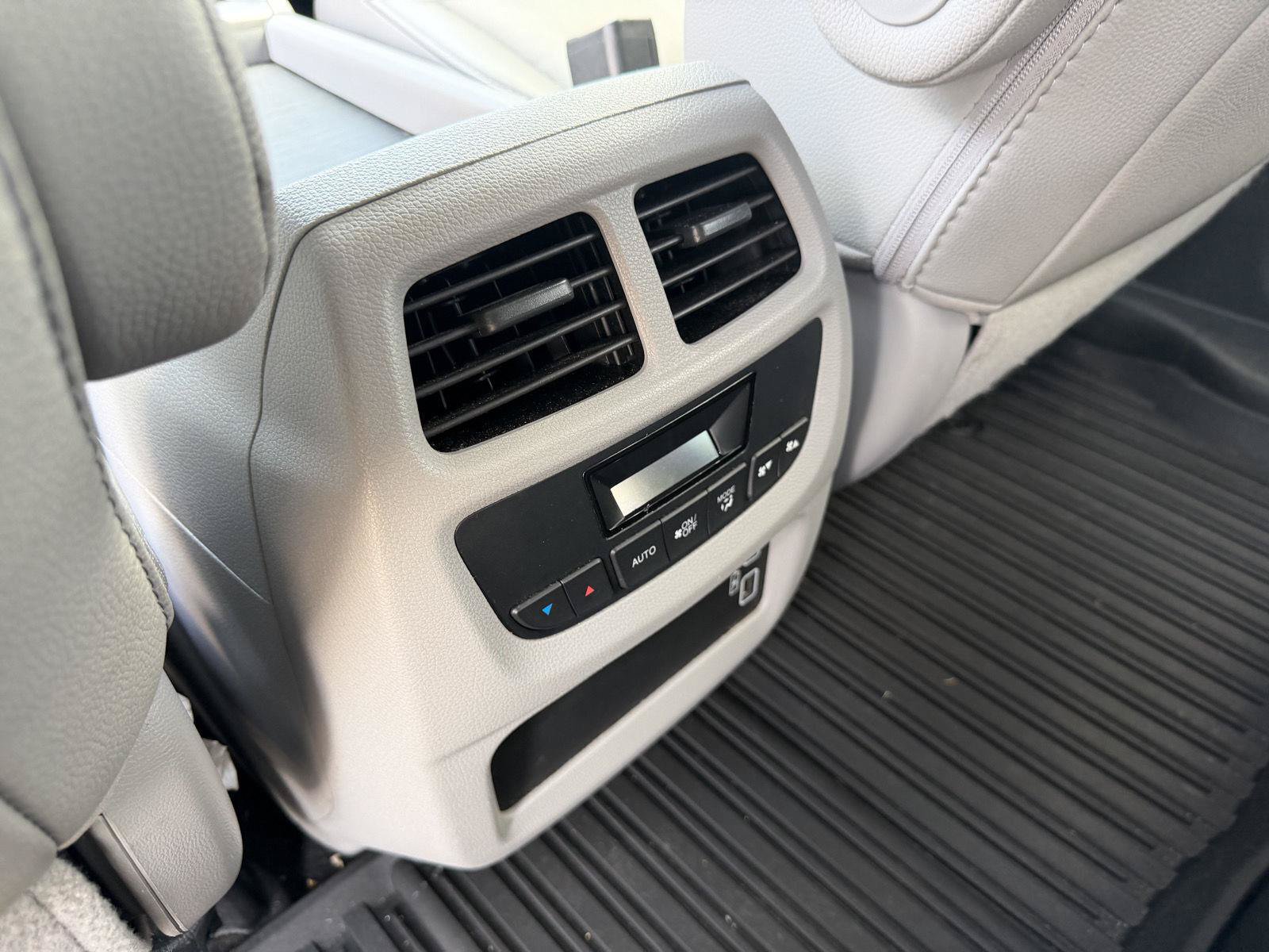 Used 2022 Honda Pilot Special Edition image 11