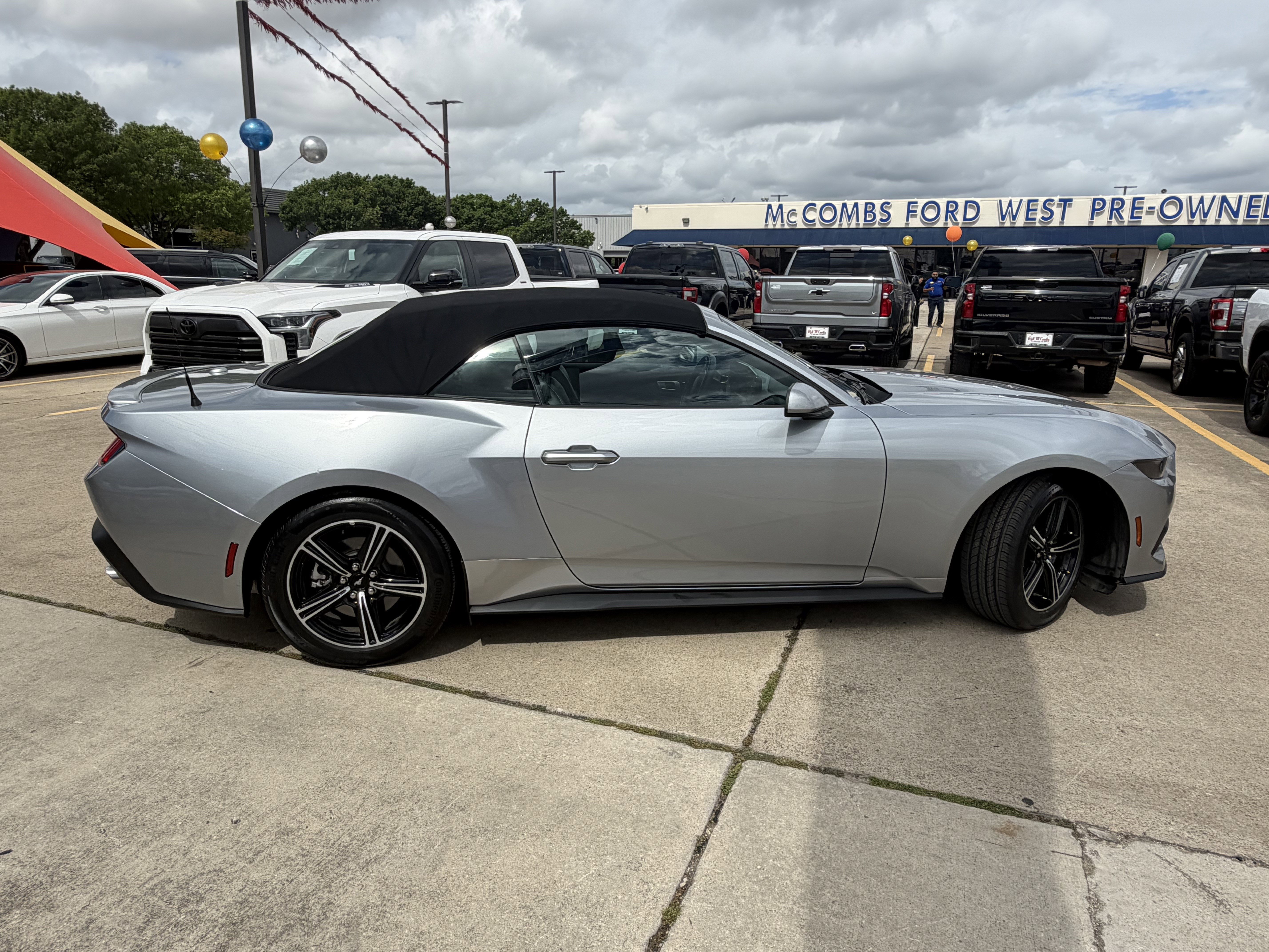 Certified 2025 Ford Mustang Premium RWD image 4