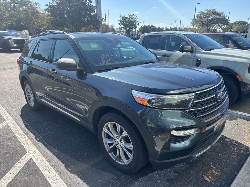 Certified 2022 Ford Explorer XLT w/ Equipment Group 202A image 3