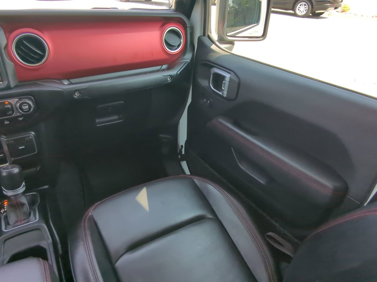 Used 2021 Jeep Gladiator Rubicon AWD/4WD image 15