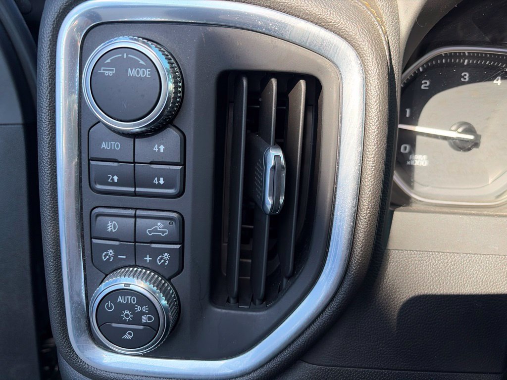 Used 2022 GMC Sierra 2500 AT4 w/ AT4 Preferred Package AWD/4WD image 28