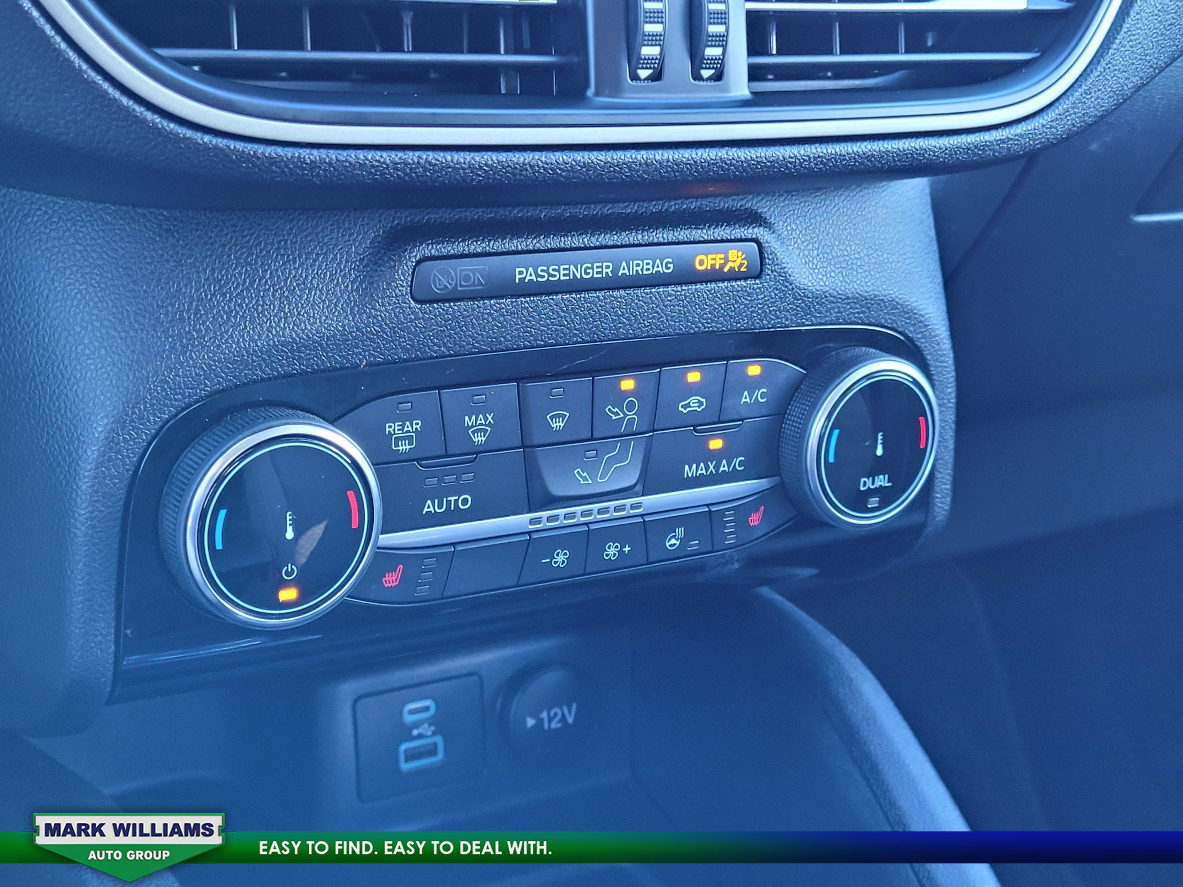 Certified 2022 Ford Escape SE w/ SE Sport Appearance Package image 25