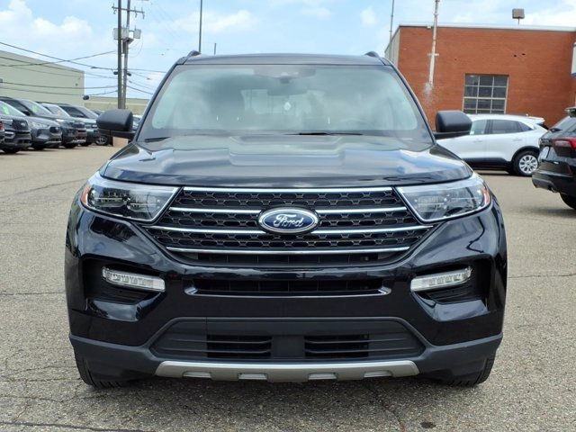 Certified 2023 Ford Explorer XLT w/ Equipment Group 202A AWD/4WD image 18