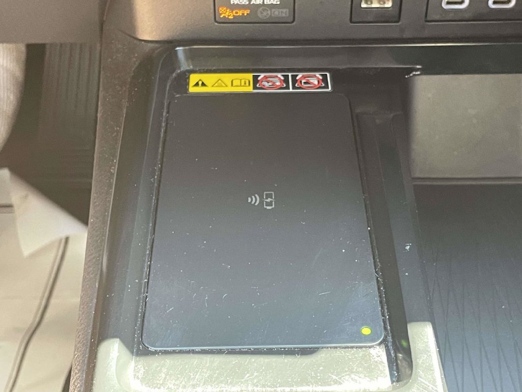 Used 2025 Toyota Camry LE FWD image 22