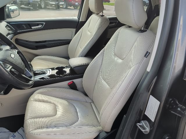 Certified 2017 Ford Edge Titanium w/ Canadian Touring Package AWD/4WD image 18
