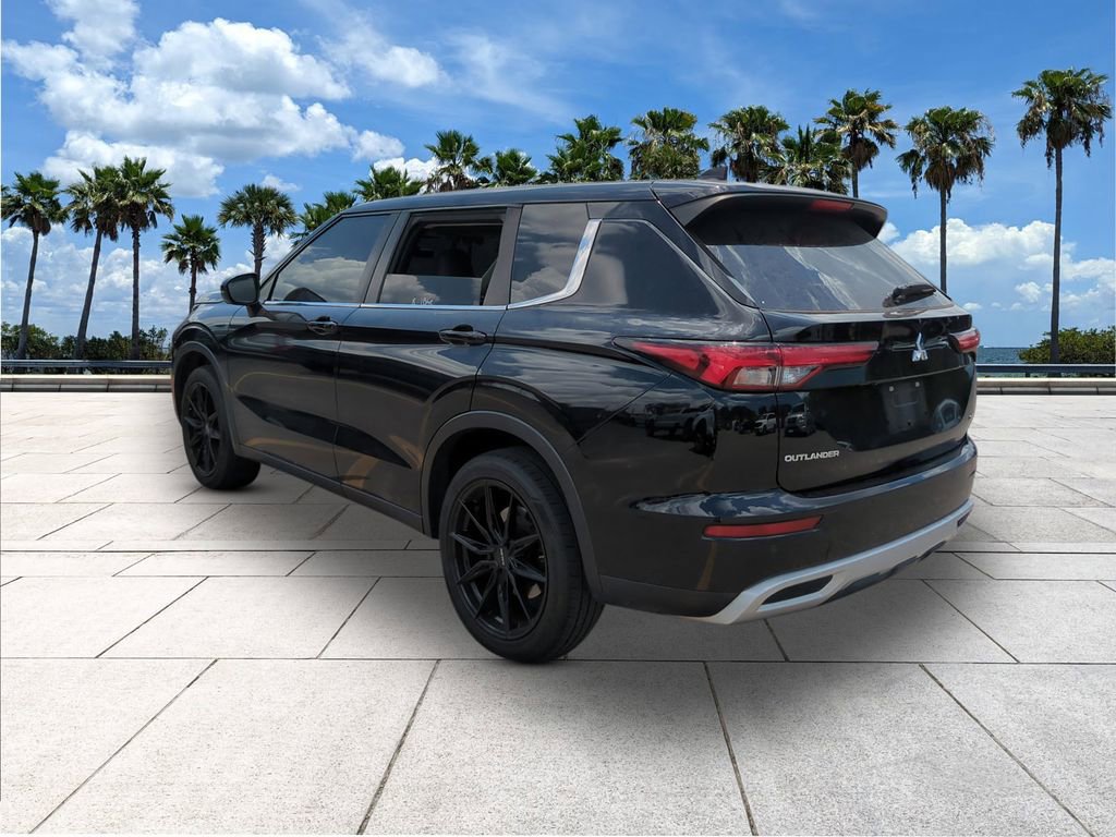Used 2022 Mitsubishi Outlander SEL Black Edition FWD image 5