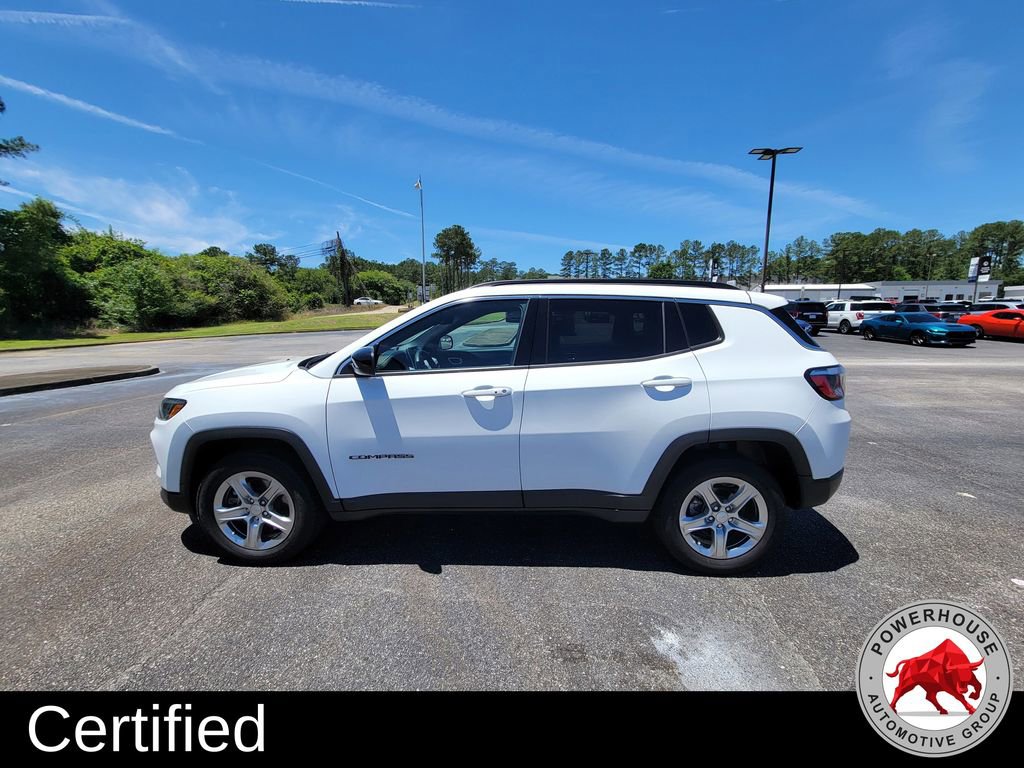 Used 2024 Jeep Compass Latitude AWD/4WD image 3