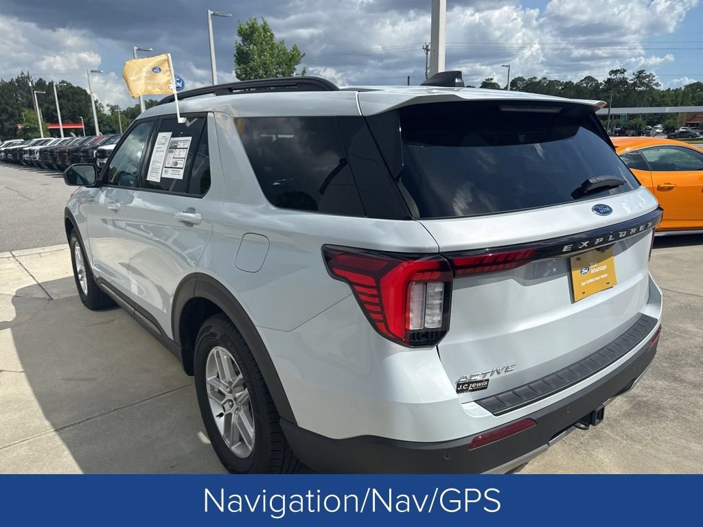 Certified 2026 Ford Explorer Active w/ Active Comfort Package RWD image 4
