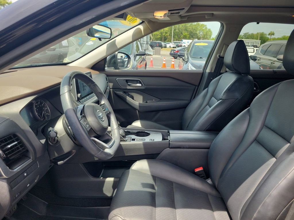Used 2021 Nissan Rogue SV w/ Premium Package FWD image 18