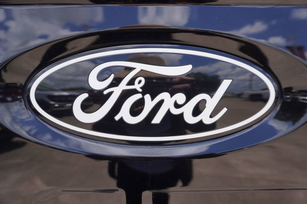 Certified 2025 Ford F150 XLT w/ Equipment Group 302A MID RWD image 31