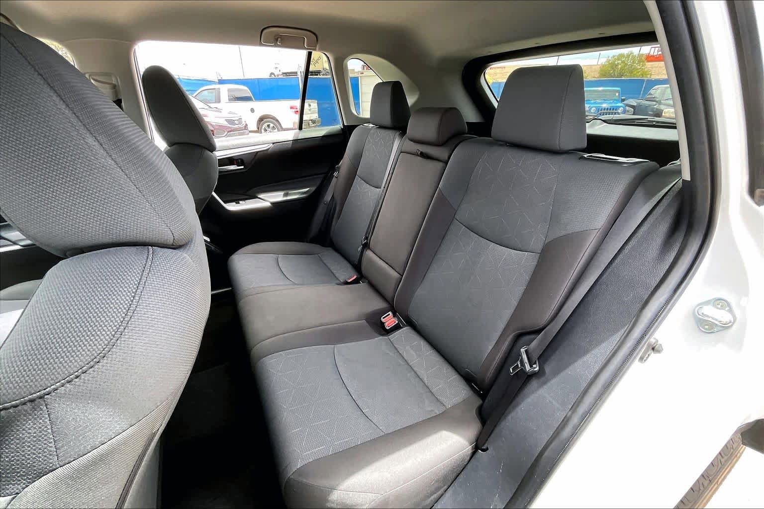 Used 2025 Toyota RAV4 XLE FWD image 19