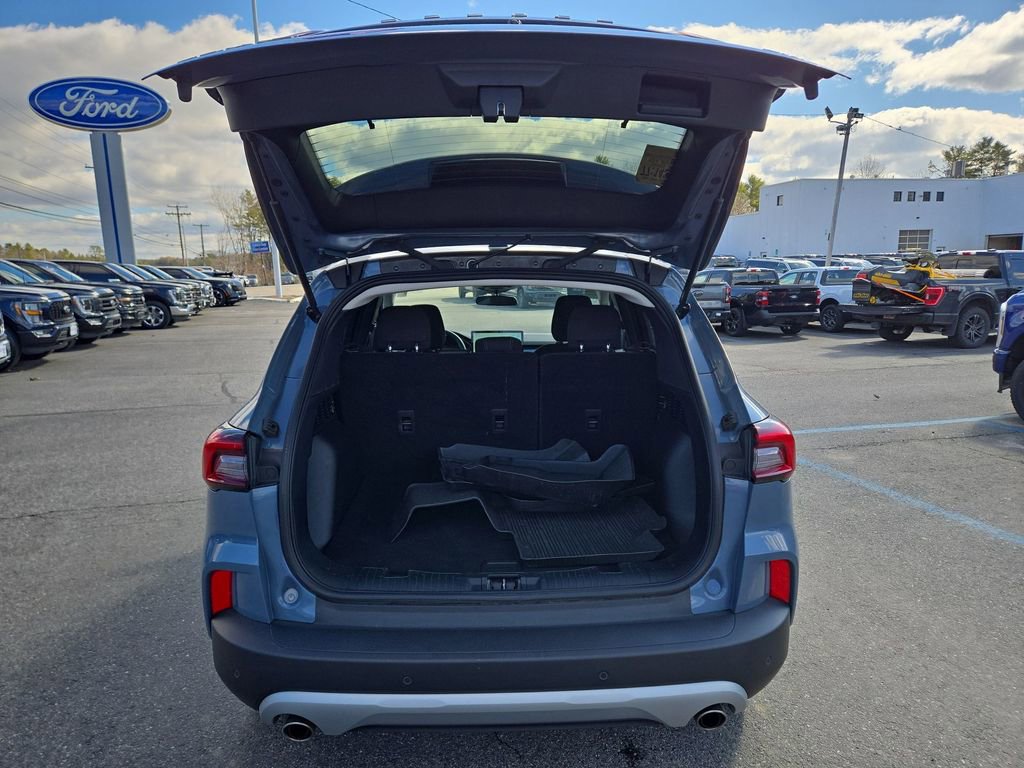 Certified 2025 Ford Escape Active w/ Tech Pack #1 AWD/4WD image 3