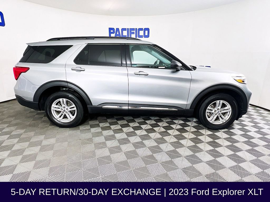 Certified 2023 Ford Explorer XLT image 2