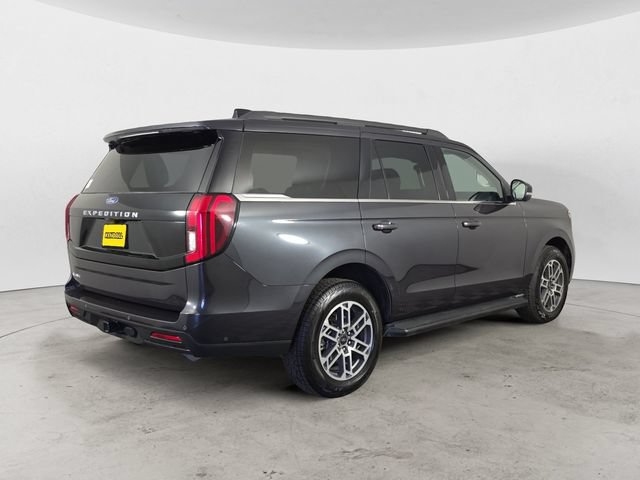 Certified 2025 Ford Expedition Active AWD/4WD image 5