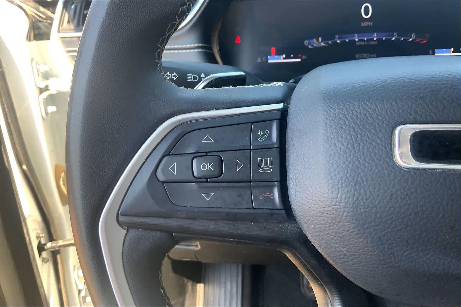 Used 2023 Jeep Grand Cherokee L Laredo RWD image 24