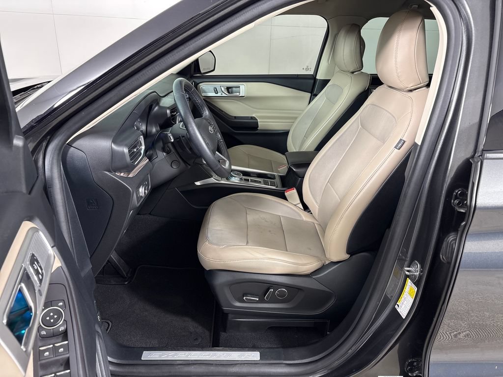 Certified 2020 Ford Explorer Limited RWD image 29