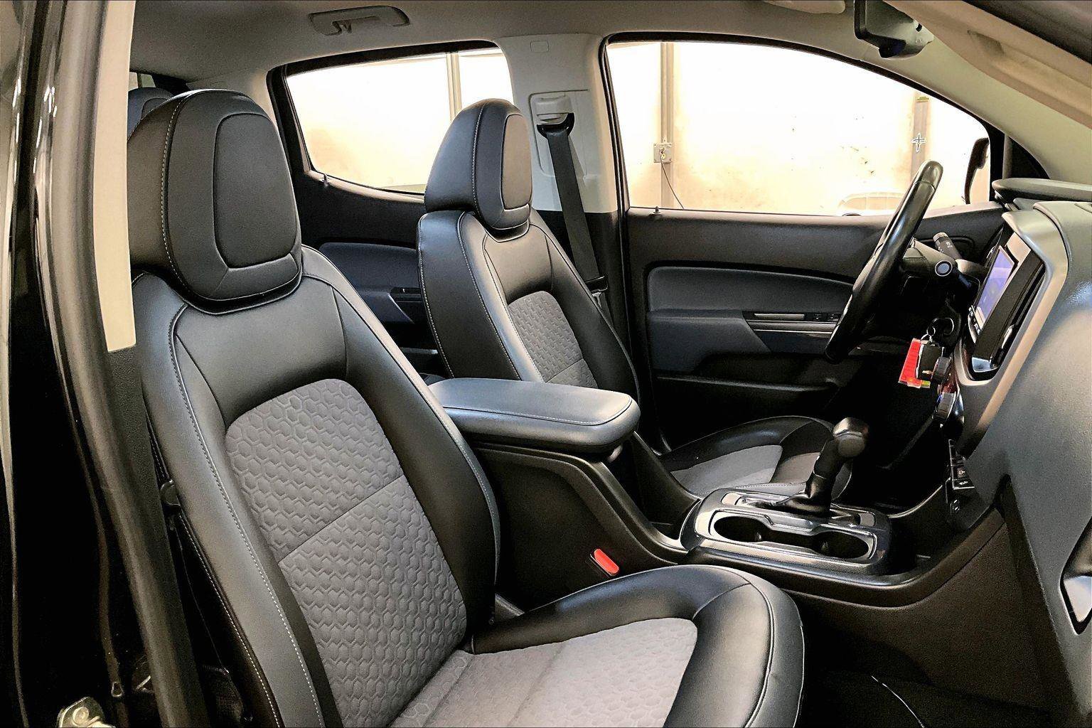 Used 2018 Chevrolet Colorado Z71 w/ Z71 Midnight Edition image 7