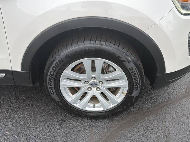 Certified 2018 Ford Explorer XLT w/ Equipment Group 202A AWD/4WD image 38