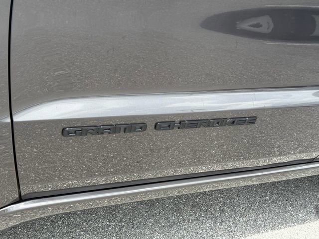 Used 2021 Jeep Grand Cherokee Laredo X AWD/4WD image 5