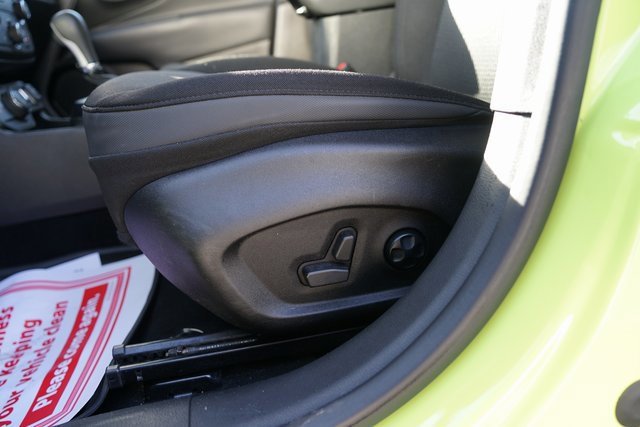 Used 2018 Jeep Renegade Altitude image 12