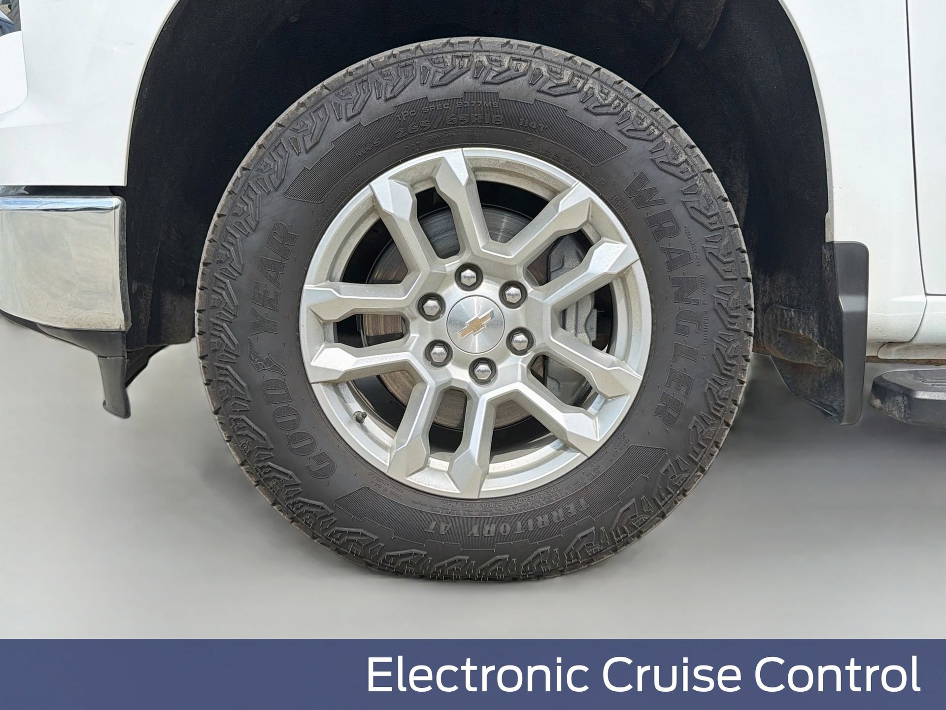 Used 2025 Chevrolet Silverado 1500 LT AWD/4WD image 36