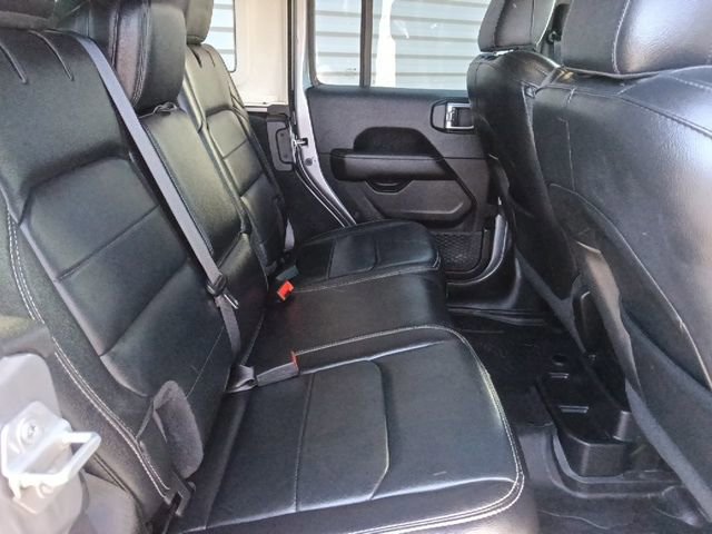 Used 2019 Jeep Wrangler Unlimited Sahara image 29
