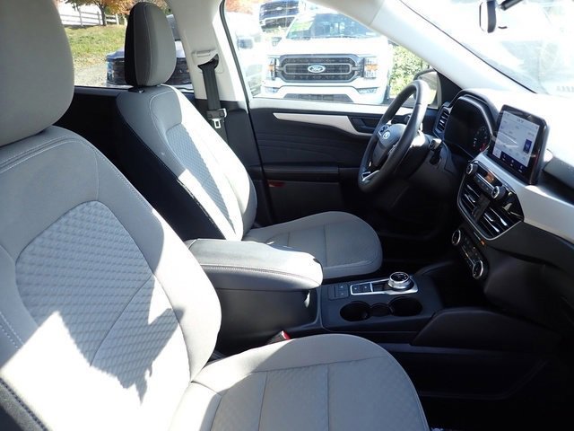 Certified 2022 Ford Escape SE w/ SE Sport Appearance Package image 11