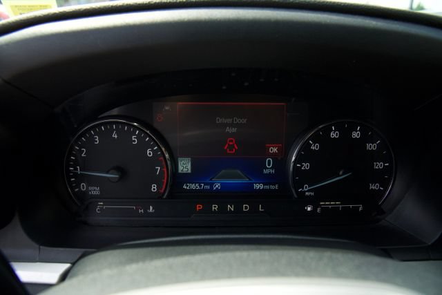 Certified 2021 Ford Explorer XLT w/ Equipment Group 202A AWD/4WD image 15