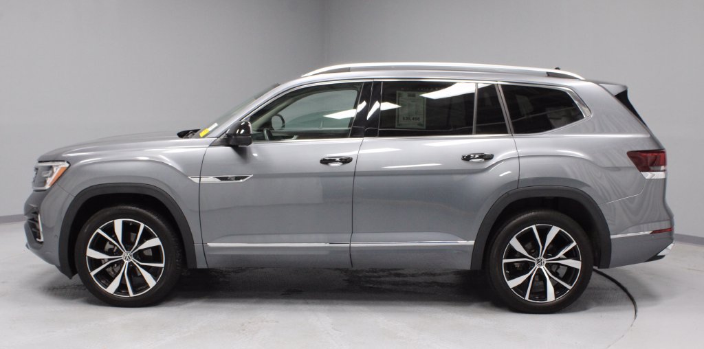Used 2024 Volkswagen Atlas SEL Premium R-Line AWD/4WD image 9