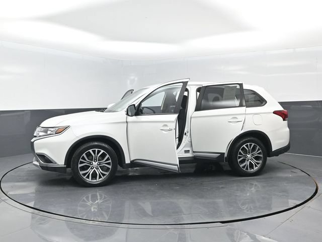 Used 2018 Mitsubishi Outlander SE AWD/4WD image 32