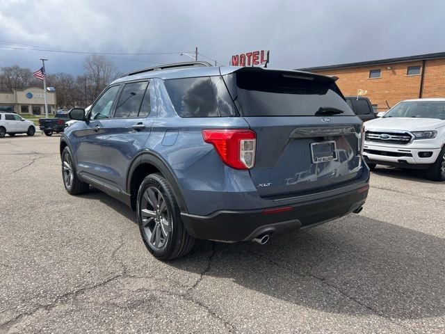 Certified 2021 Ford Explorer XLT w/ Equipment Group 202A image 4