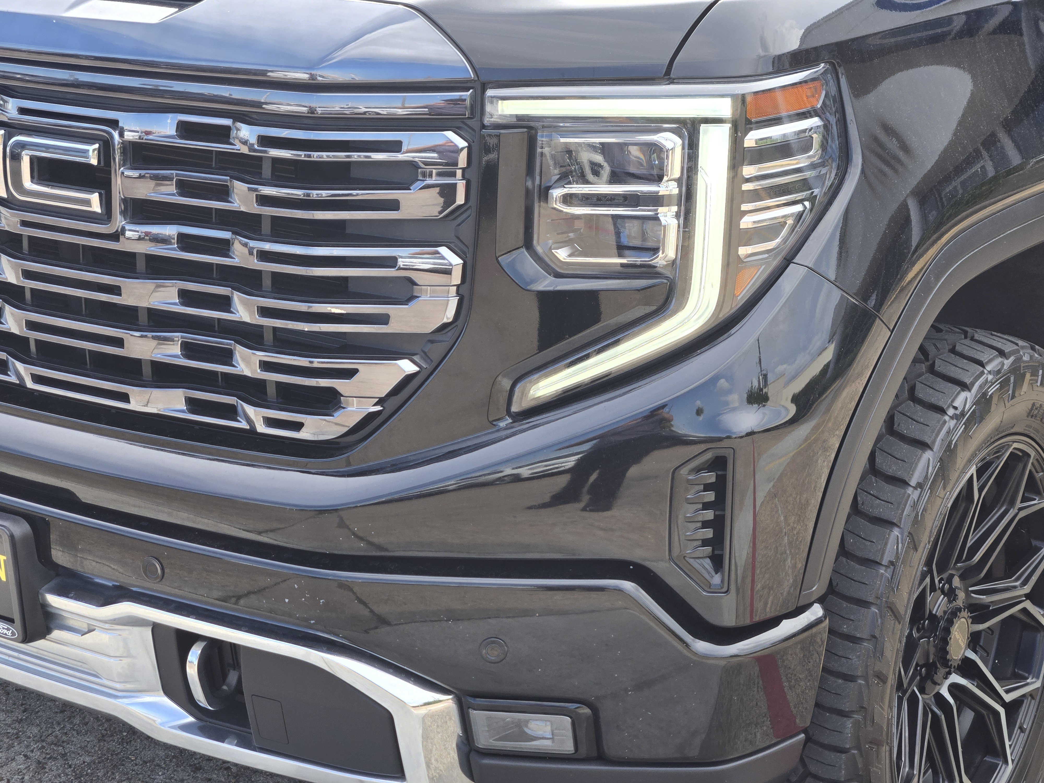 Used 2024 GMC Sierra 1500 Denali Ultimate AWD/4WD image 6