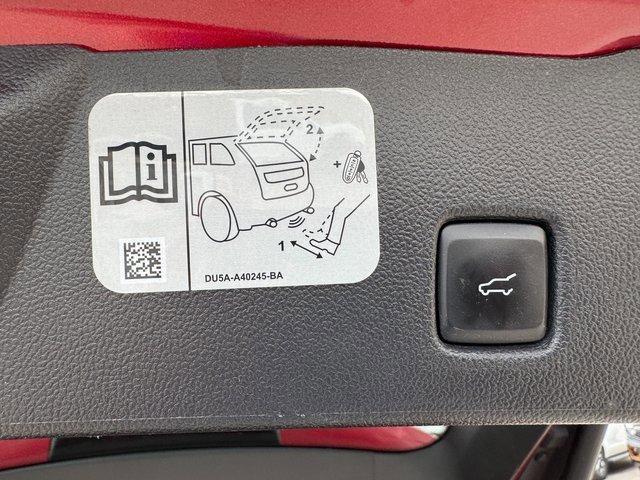 Certified 2020 Ford Escape Titanium image 19