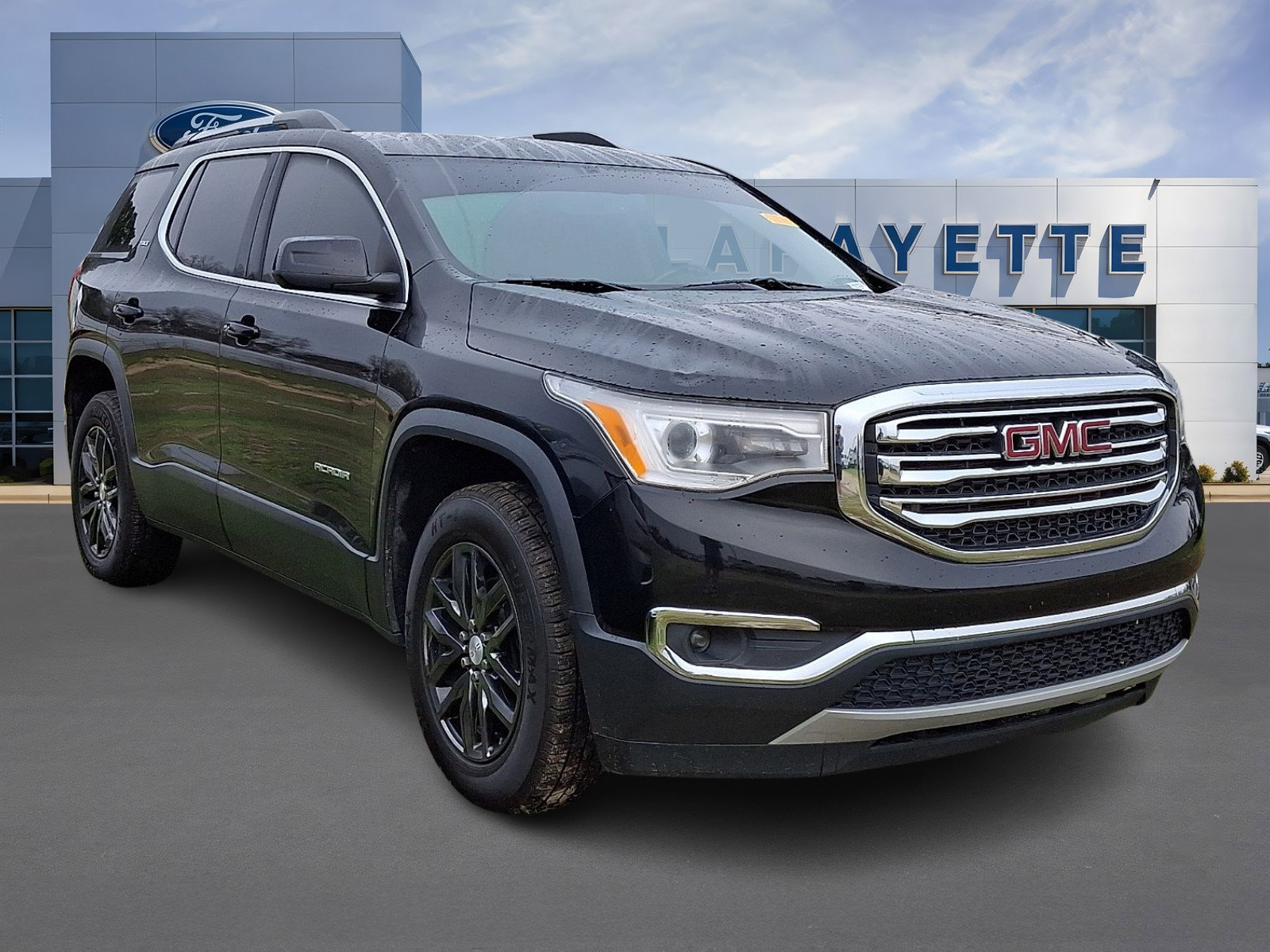 Used 2019 GMC Acadia SLT image 1