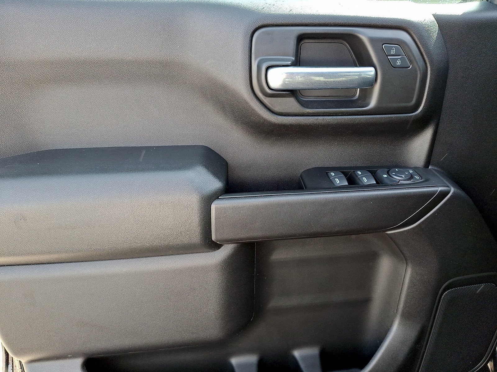 Used 2025 Chevrolet Silverado 1500 Custom AWD/4WD image 11