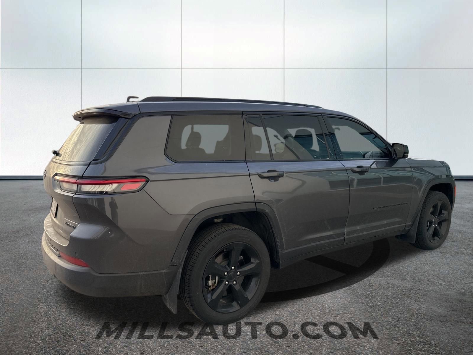 Used 2023 Jeep Grand Cherokee L Limited w/ Black Appearance Package image 2