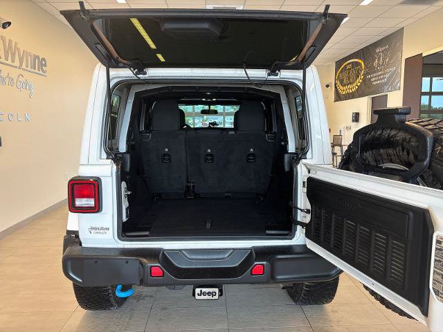 Used 2021 Jeep Wrangler Unlimited Rubicon w/ Cold Weather Group AWD/4WD image 10