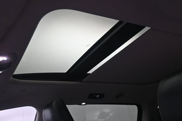 Used 2023 Chrysler Pacifica Limited FWD image 15