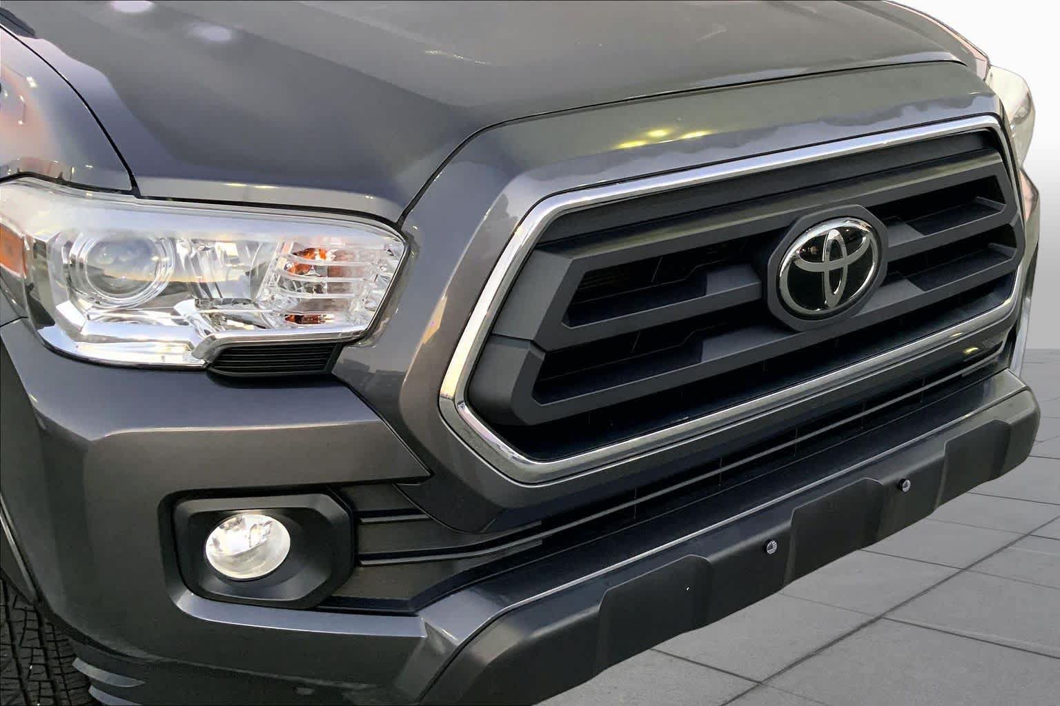 Used 2023 Toyota Tacoma SR5 AWD/4WD image 27
