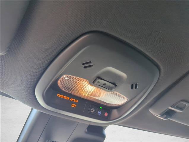 Used 2025 Chevrolet Trax RS image 15