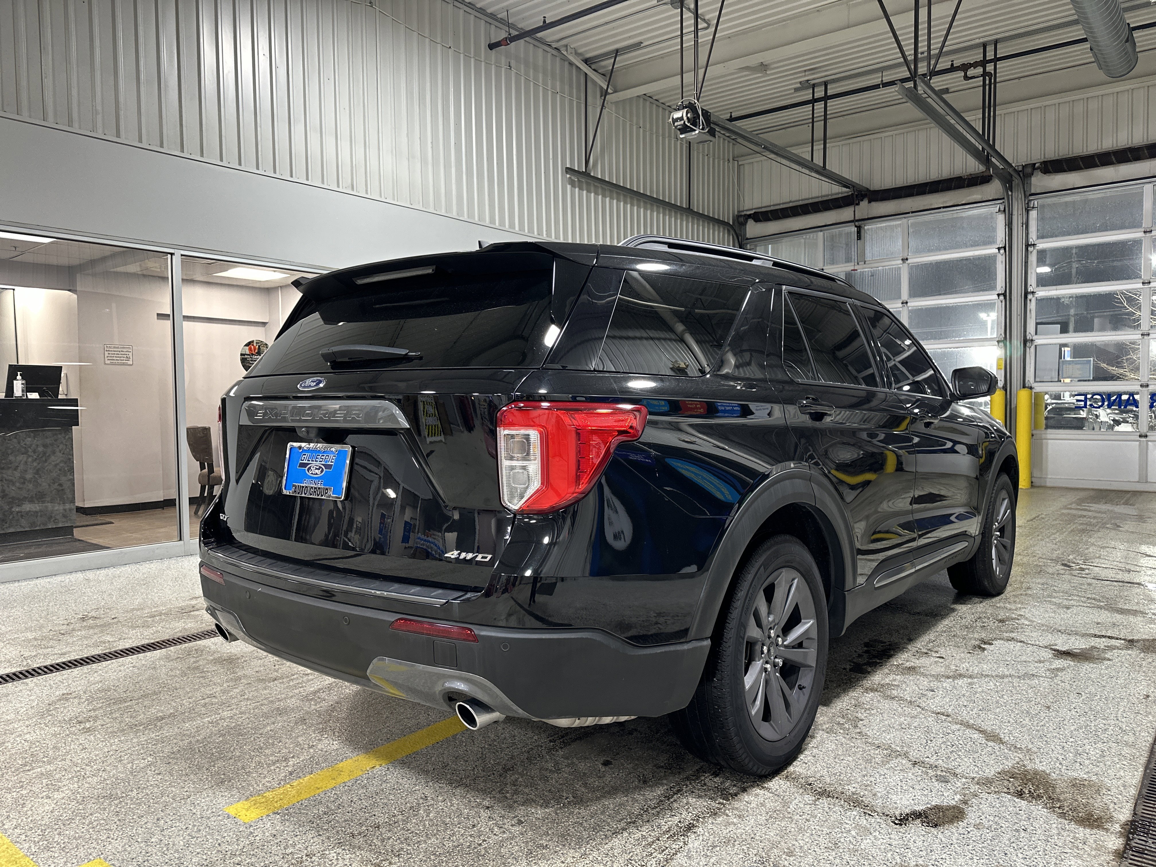 Certified 2023 Ford Explorer XLT w/ Equipment Group 202A image 3