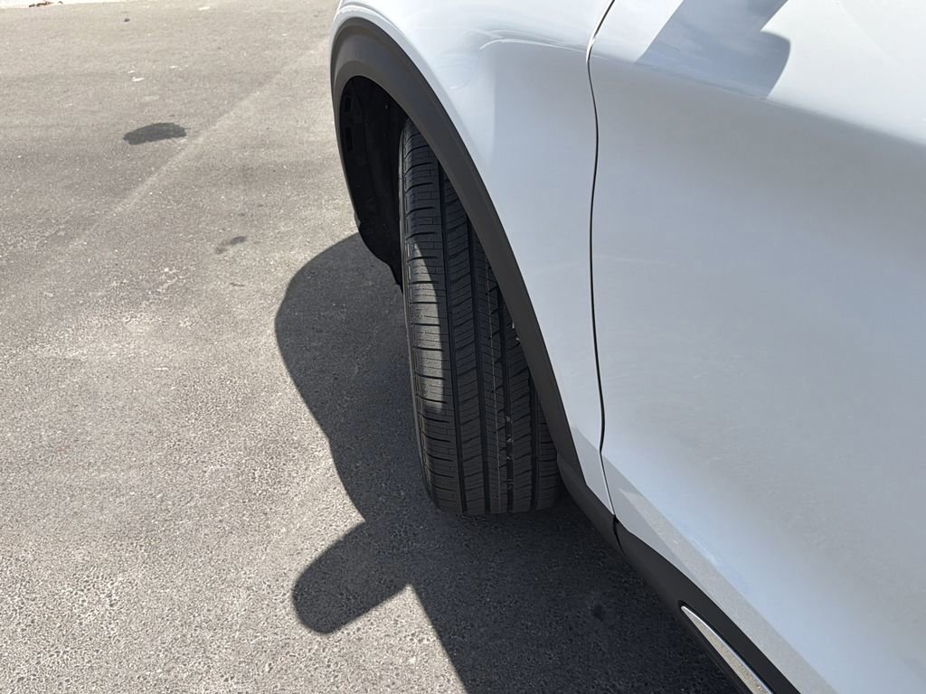 Certified 2022 Ford Explorer XLT w/ Equipment Group 202A image 35