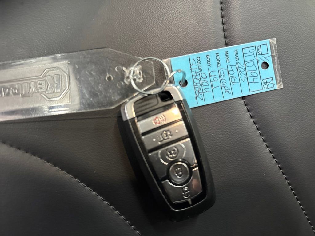 Certified 2025 Ford Escape Platinum w/ Premium Technology Package image 35