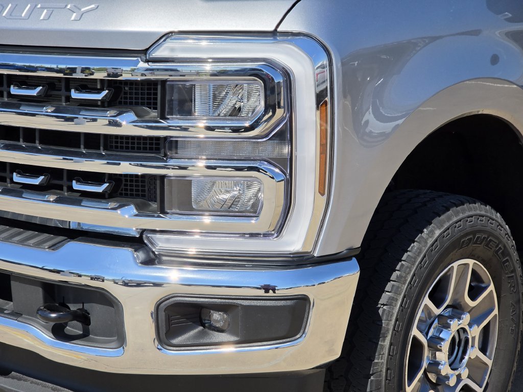 Certified 2024 Ford F250 4x4 Crew Cab Super Duty image 8