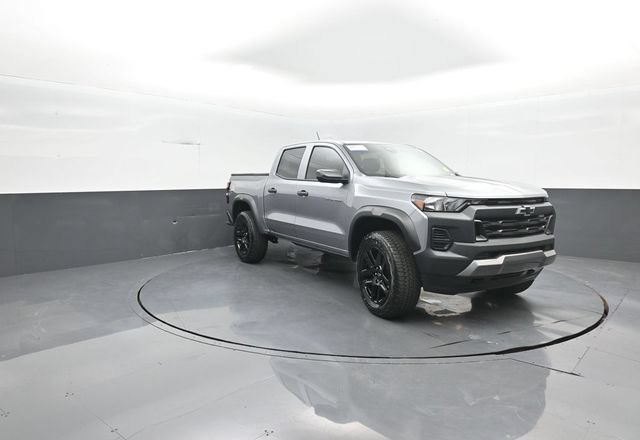 Used 2025 Chevrolet Colorado Trail Boss AWD/4WD image 2